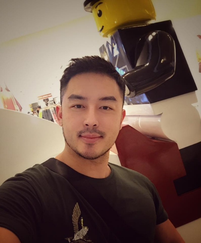 周周的第一张照片--九龙闪婚服务中心