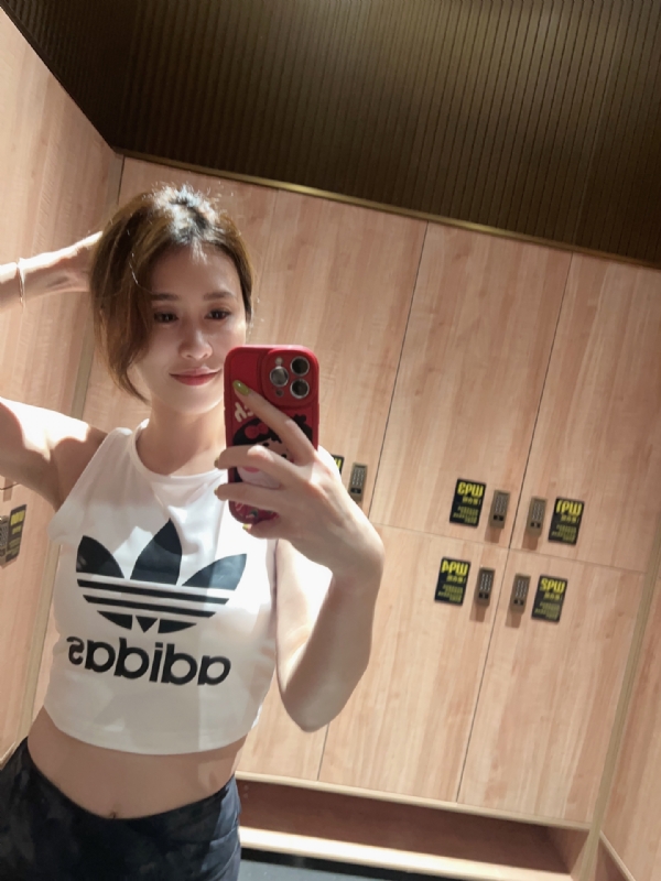 Jojo的第一张照片--九龙闪婚服务中心