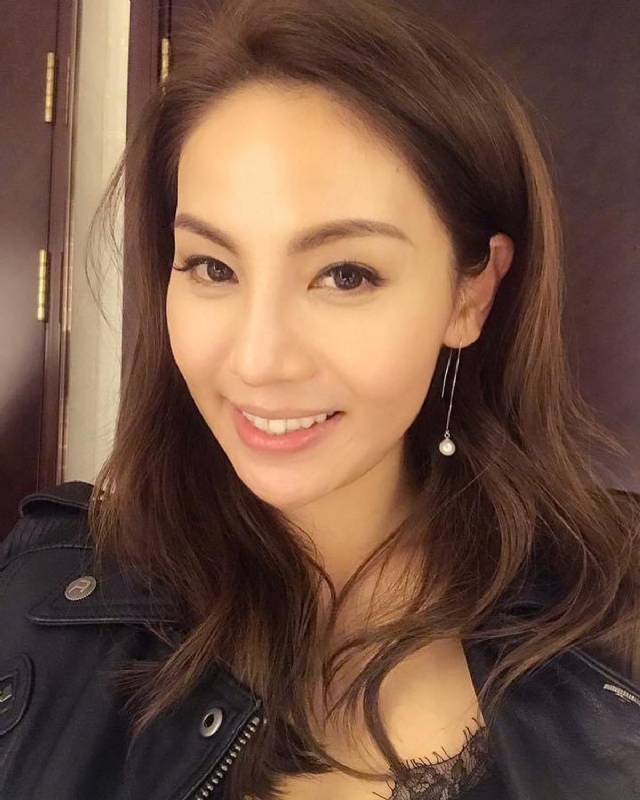 梔子花的第一张照片--九龙闪婚服务中心