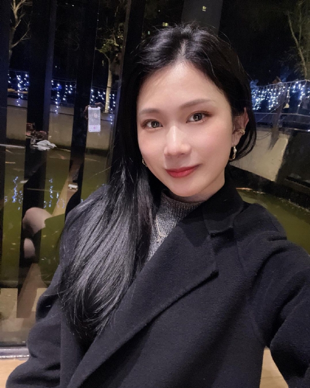 欣欣向荣的第一张照片--九龙闪婚服务中心