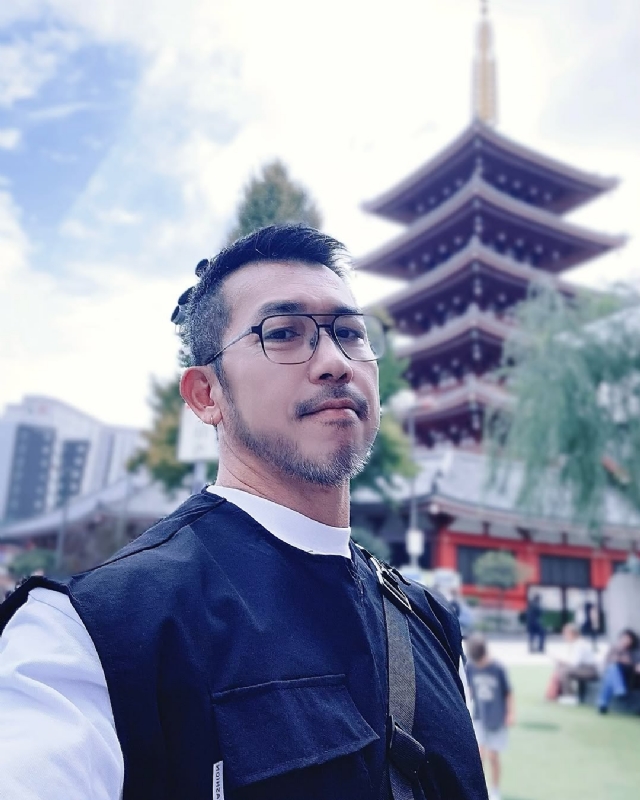 晚风渡半舟的第二张照片--九龙闪婚服务中心